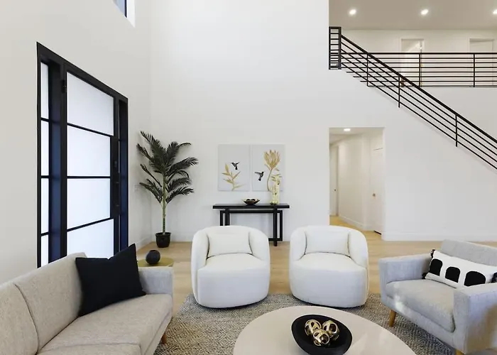 Holiday home Luxe - Nouveau - Sparkling Pool - Walk To Old Town *