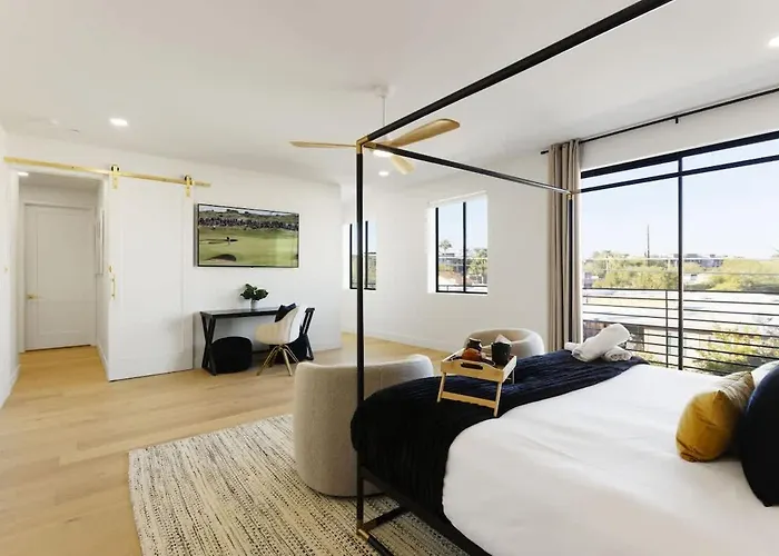Holiday home Luxe - Nouveau - Sparkling Pool - Walk To Old Town Scottsdale