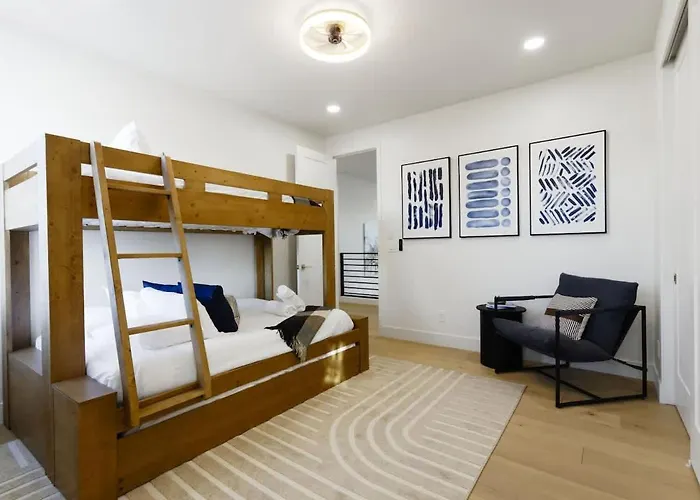 Holiday home Luxe - Nouveau - Sparkling Pool - Walk To Old Town