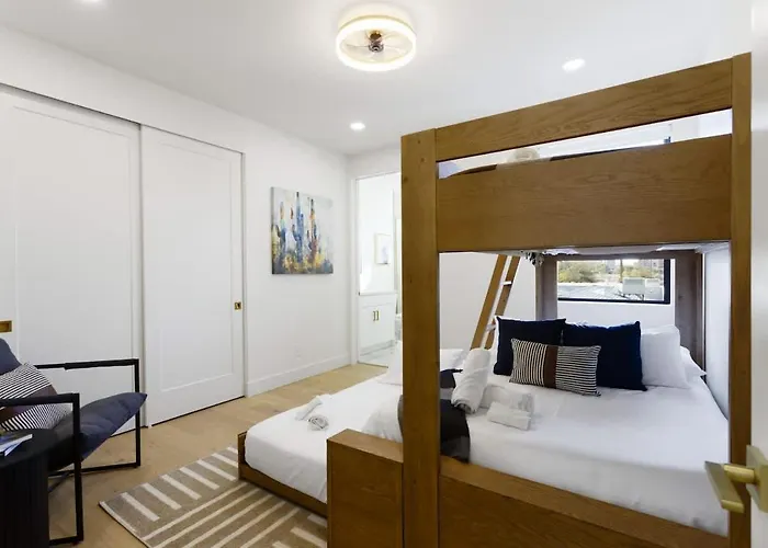 Holiday home Luxe - Nouveau - Sparkling Pool - Walk To Old Town