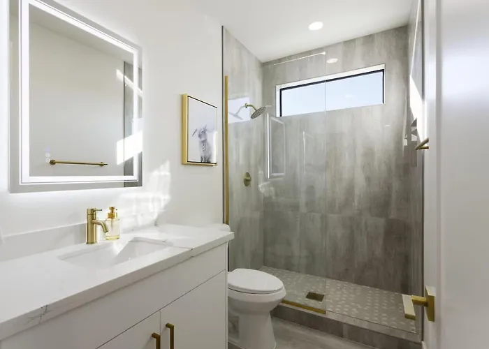 Luxe - Nouveau - Sparkling Pool - Walk To Old Town *