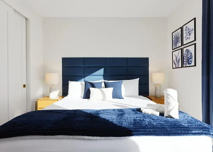 Holiday home Luxe - Nouveau - Sparkling Pool - Walk To Old Town