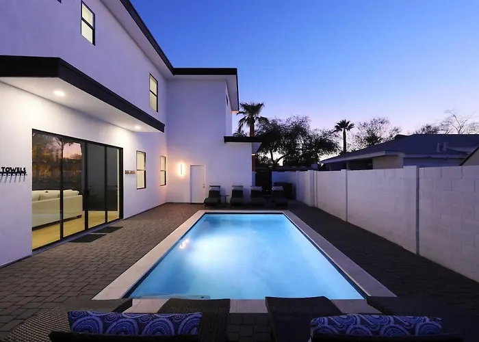 Holiday home Luxe - Nouveau - Sparkling Pool - Walk To Old Town Scottsdale