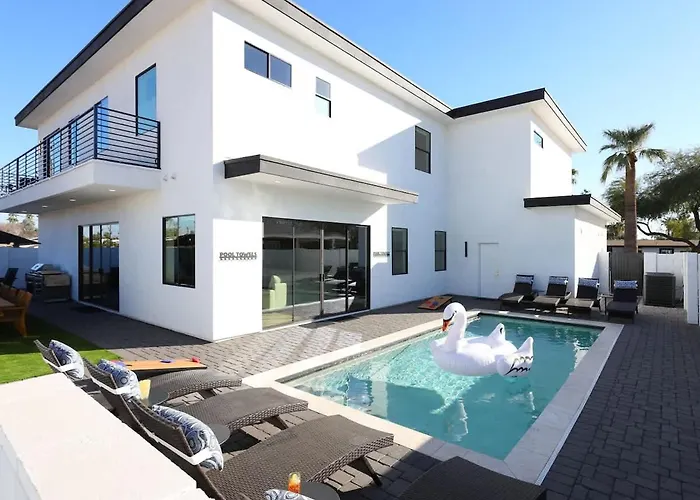 Holiday home Luxe - Nouveau - Sparkling Pool - Walk To Old Town *