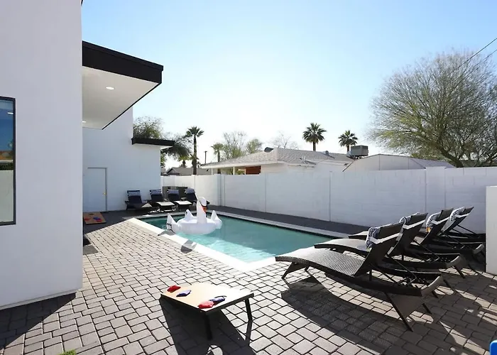 Luxe - Nouveau - Sparkling Pool - Walk To Old Town *